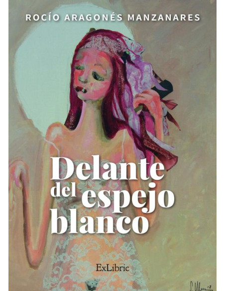 Delante del espejo blanco